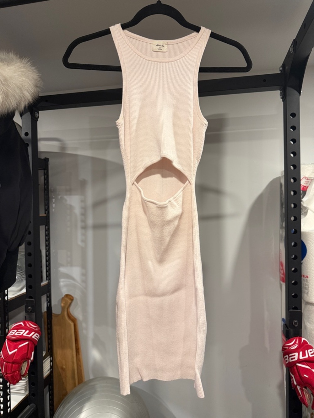 Aritzia Sleeveless Ribbed Midi Dress in Pale Blush with Cutout